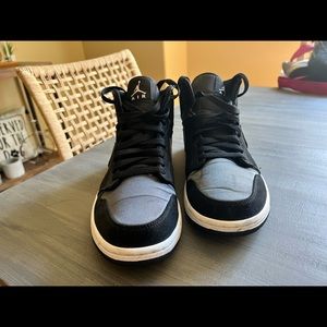 AIR JORDANS NIKE NEW 9.5 MENS